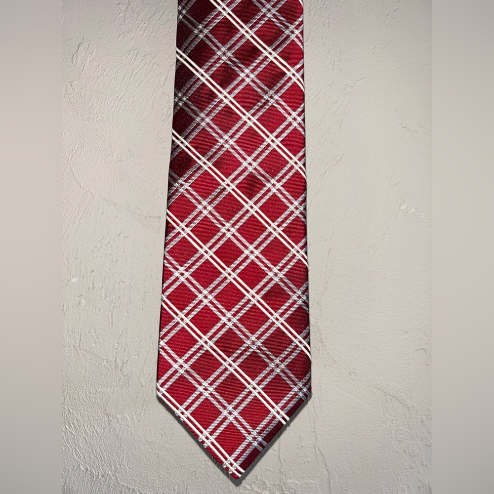 Red Brooks Brothers tie